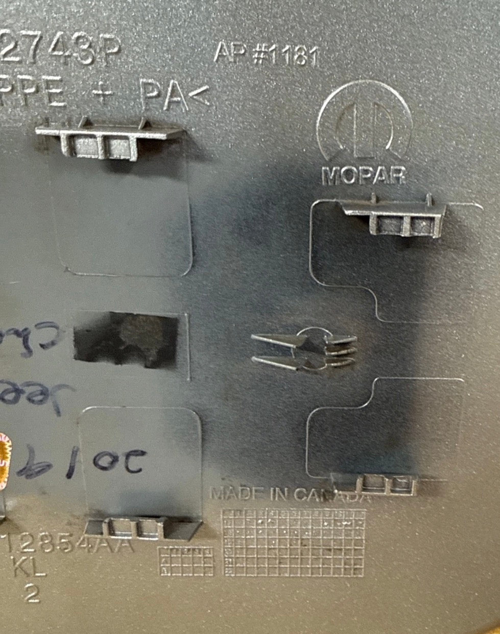 2019-2022 JEEP CHEROKEE FUEL FILLER DOOR COVER 55112854AA Silver