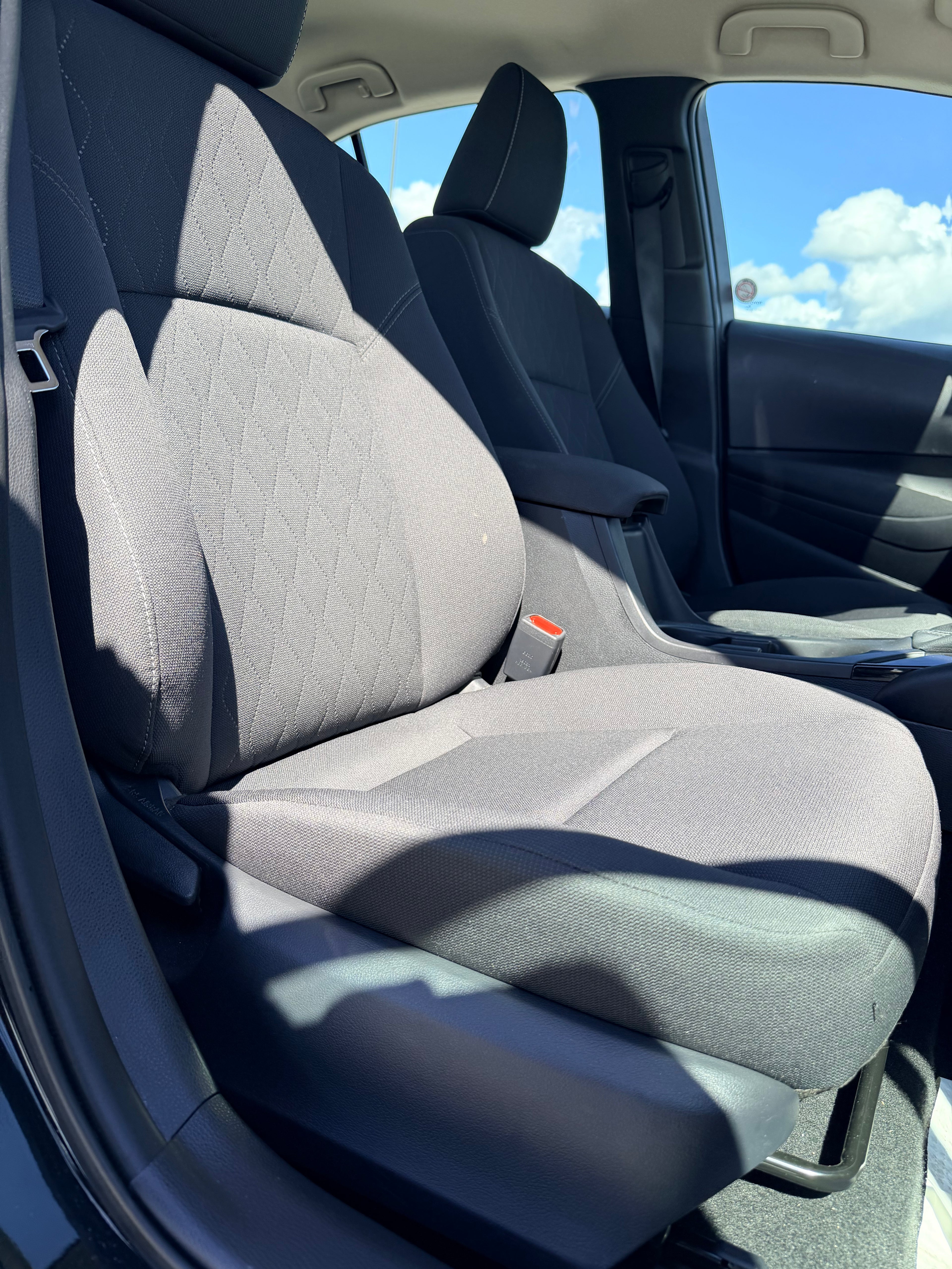 2020-2025 Toyota Corolla LE Front Seats
