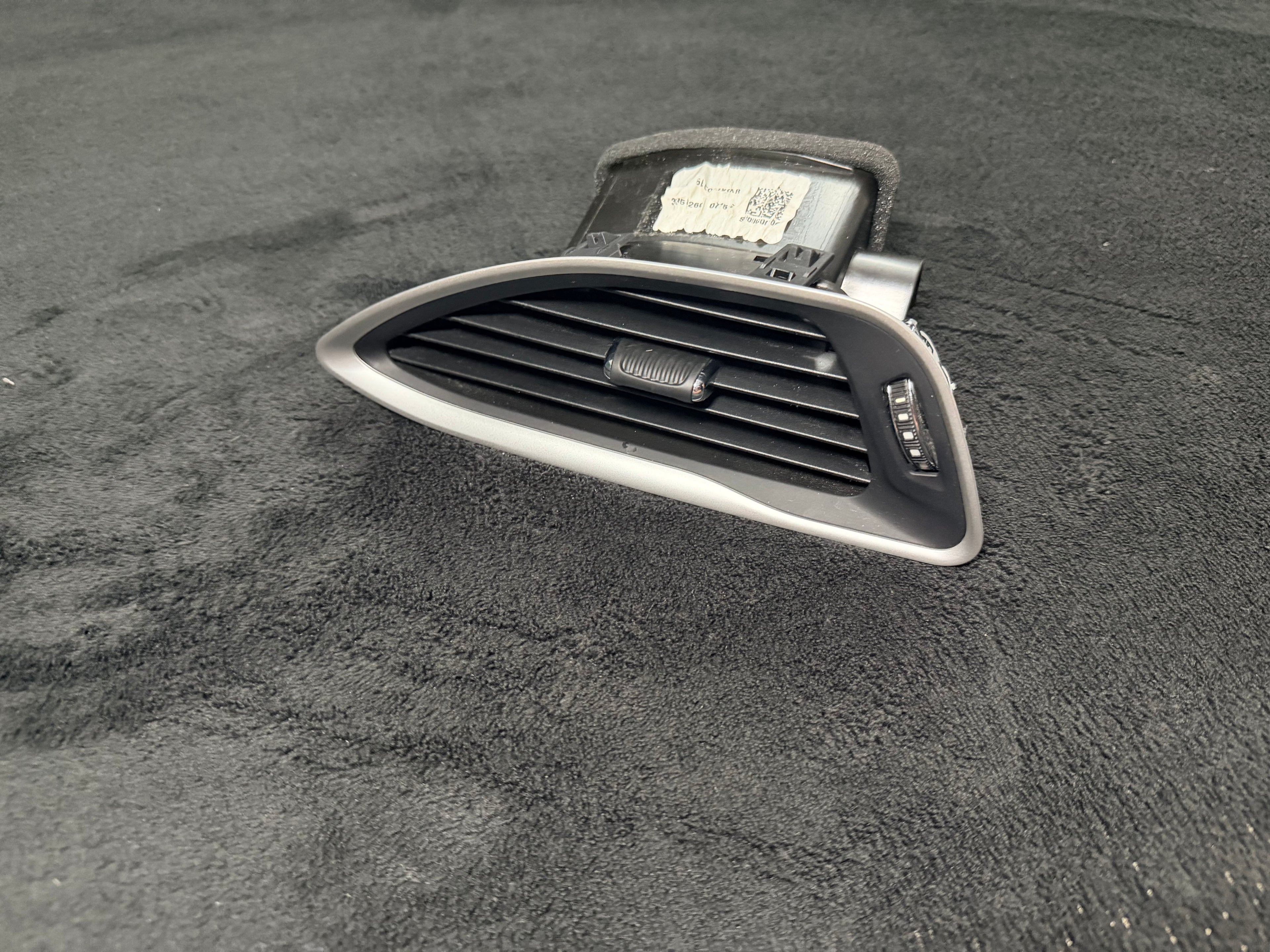 2017-2025 Chrysler Pacfica Right AC Vent