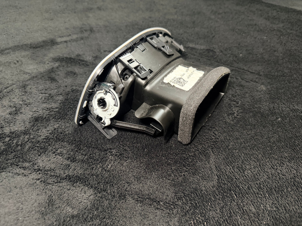 2017-2025 Chrysler Pacfica Right AC Vent